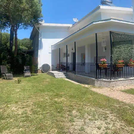 House With A Garden View In Holiday home *
