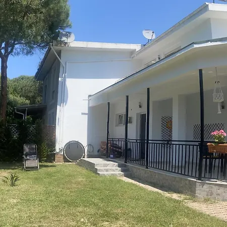 Vakantiehuis 2-beds Garden Parking 100m To *